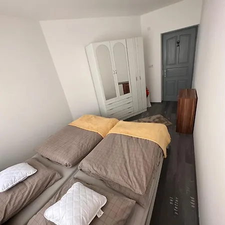 Rena Vendeghaz Nagykanizsa