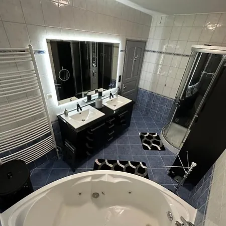 Rena Vendeghaz Δωμάτια σε οικογενειακή κατοικία *