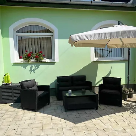 Rena Vendeghaz Δωμάτια σε οικογενειακή κατοικία