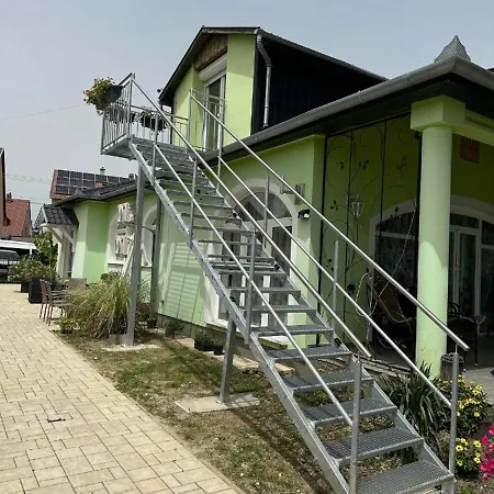 Rena Vendeghaz * Nagykanizsa