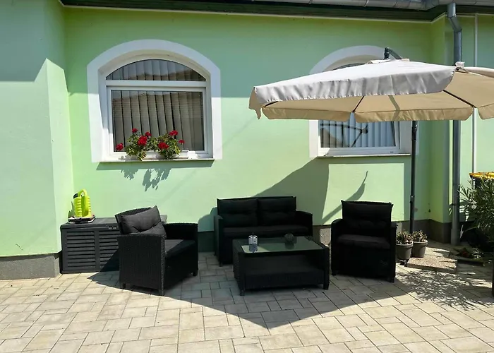 Rena Alloggio in famiglia