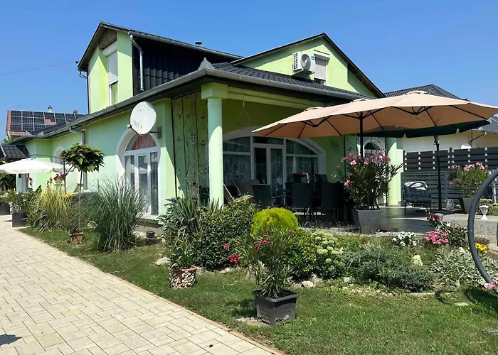 ホームステイ Rena Vendeghaz