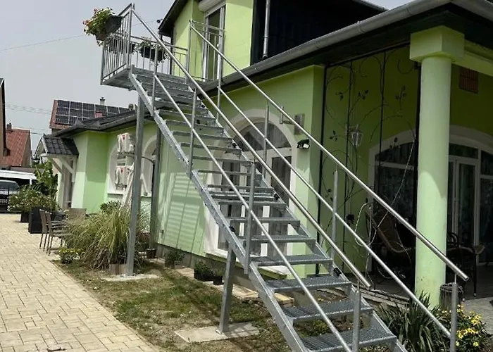 Rena Vendeghaz * Nagykanizsa